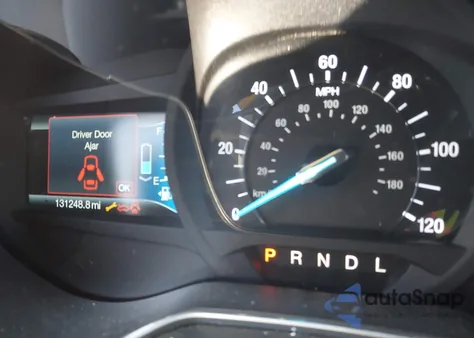 2015 Ford Fusion Energi Titanium z USA, uszkodzony, nr VIN 3FA6P0SU8FR243611